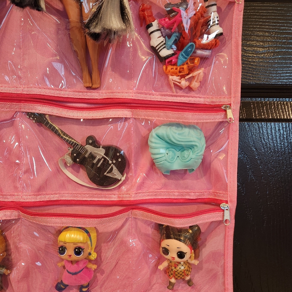 LOL Surprise Dolls With Accessories & Home 4 Door Hanger Display Bundle - Picture 6 of 10